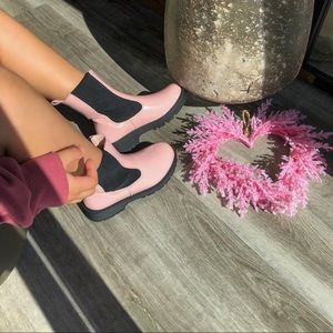 Kids pink boots💗